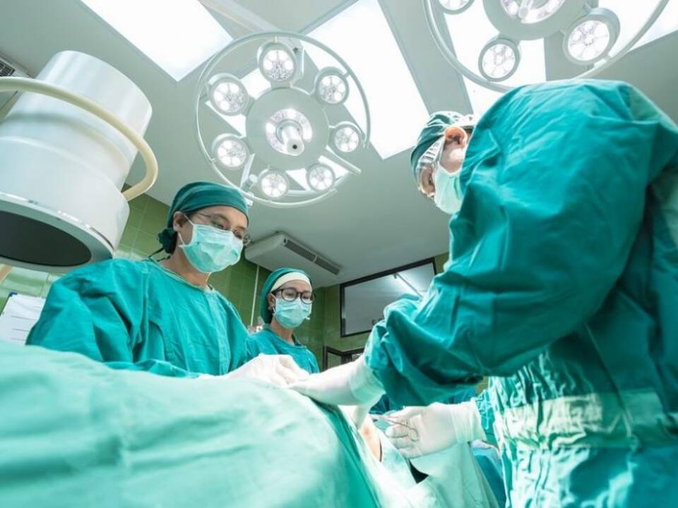 Atnaujinamos planinės gydymo paslaugos: jų neteikiančias „nuskausmins“ finansiškai