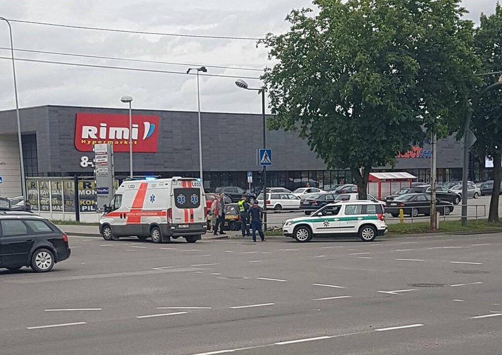 Kaune automobilis partrenkė vaiką