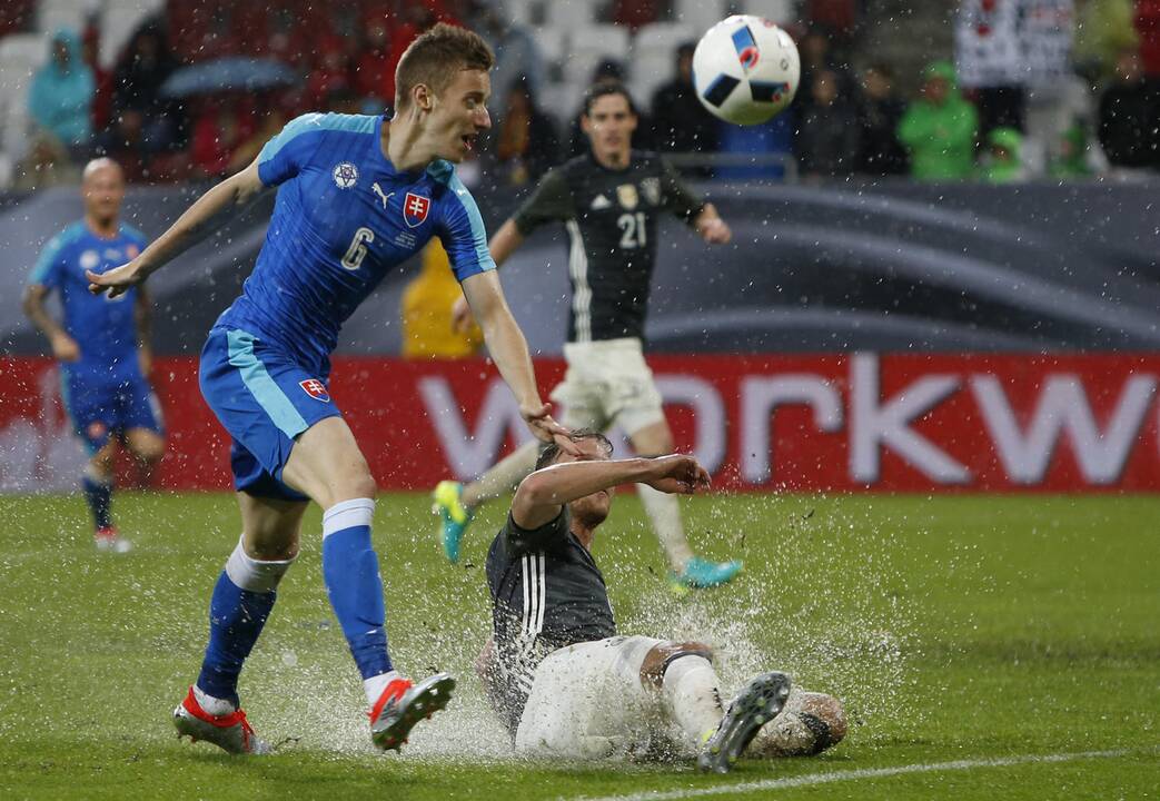 Pasaulio čempionai pralaimėjo slovakams