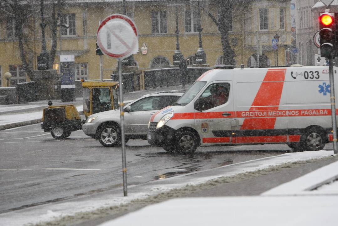 Šaltukas vairuotojams pasiuntė išbandymų