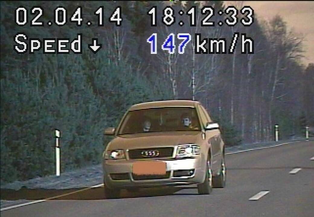 Šilutės rajone policijos pareigūnai drausmino greičio mėgėjus