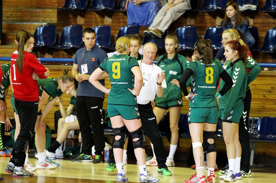 Kauno rankininkės pirmąsias EHF taurės turnyro rungtynes svečiuose pralaimėjo