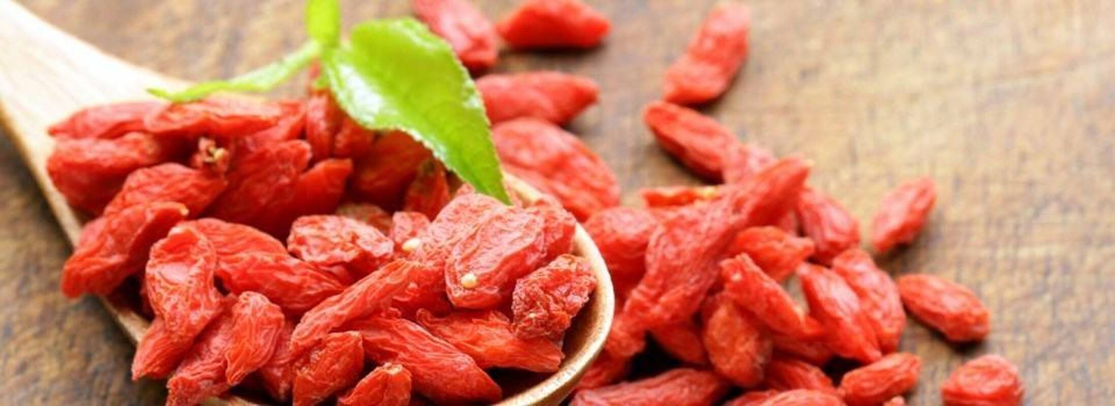 Skanu: godži uogomis galima paskaninti įprastus dribsnius, valgomus ryte su pienu, arba pagardinti daržovių troškinius.