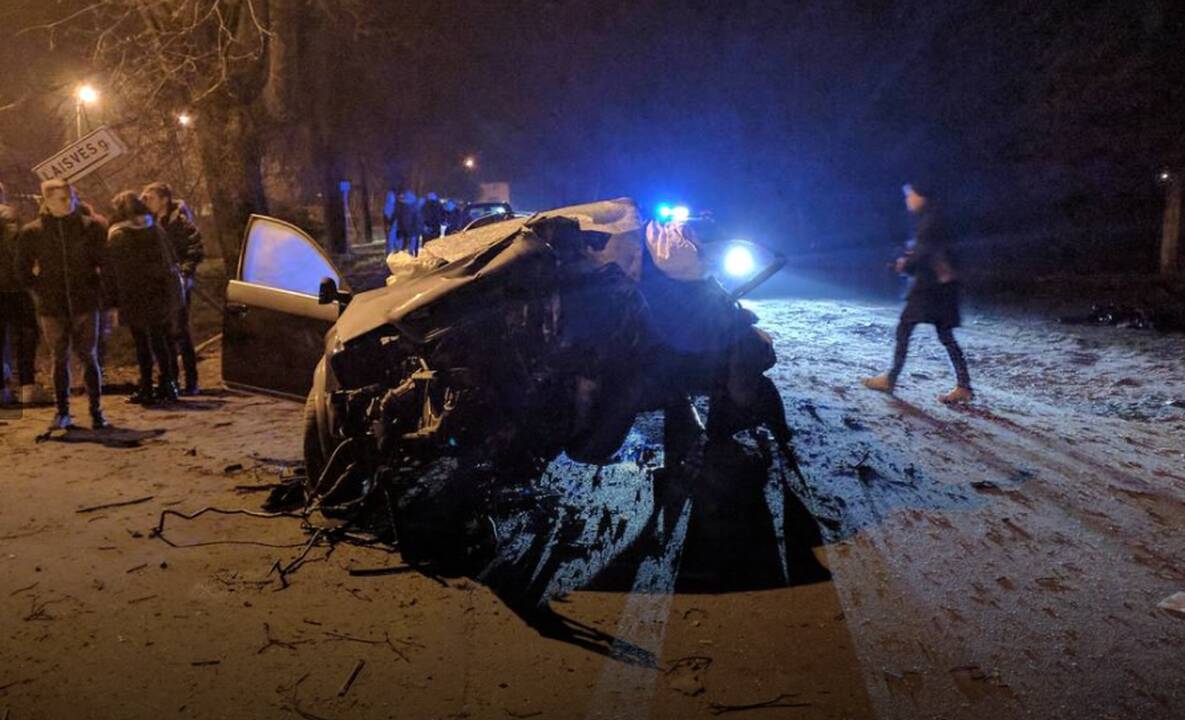 Kraupi avarija Lentvaryje – žuvo mergina