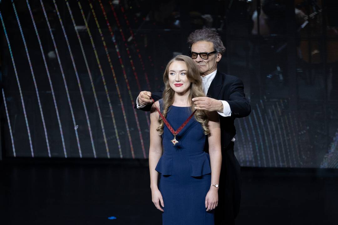 Teatralams išdalinti „Auksiniai scenos kryžiai“