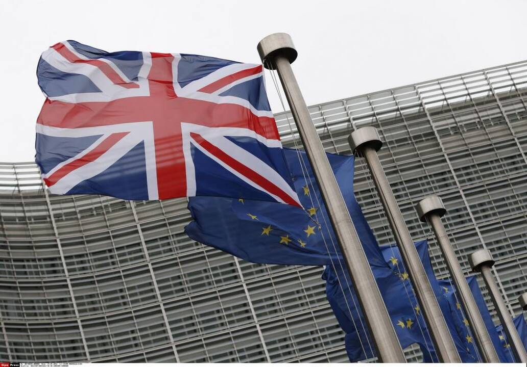 Anglijos gatvėje rasti išmėtyti jautrūs britų kariniai dokumentai