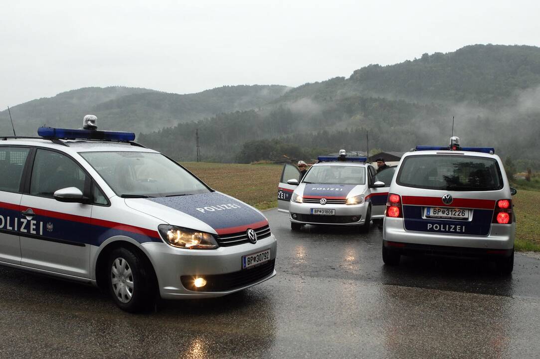 "Vilkma" rengs Austrijos policininkus