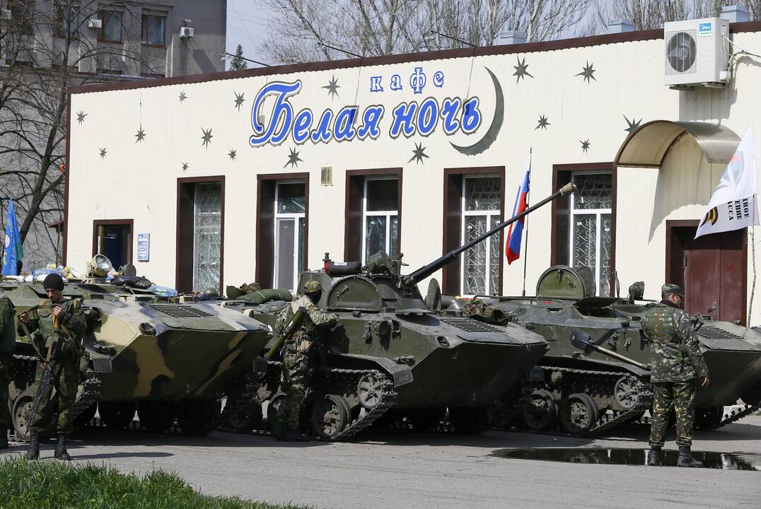 Ukrainoje pasirodė šarvuočiai su Rusijos vėliavomis