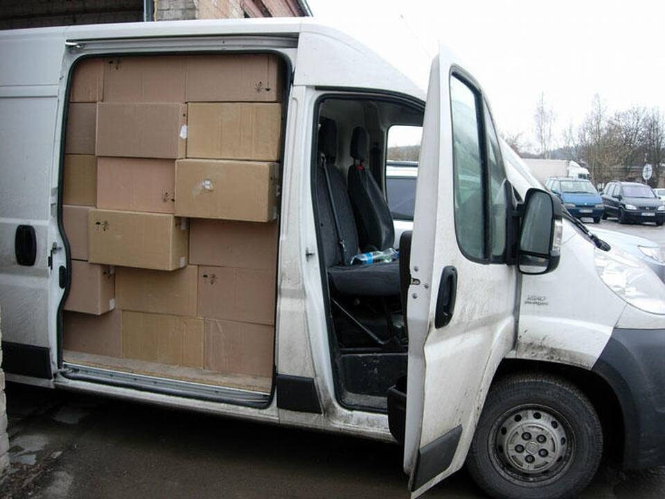 Autobuse – 262 tūkst. eurų vertės cigarečių kontrabanda