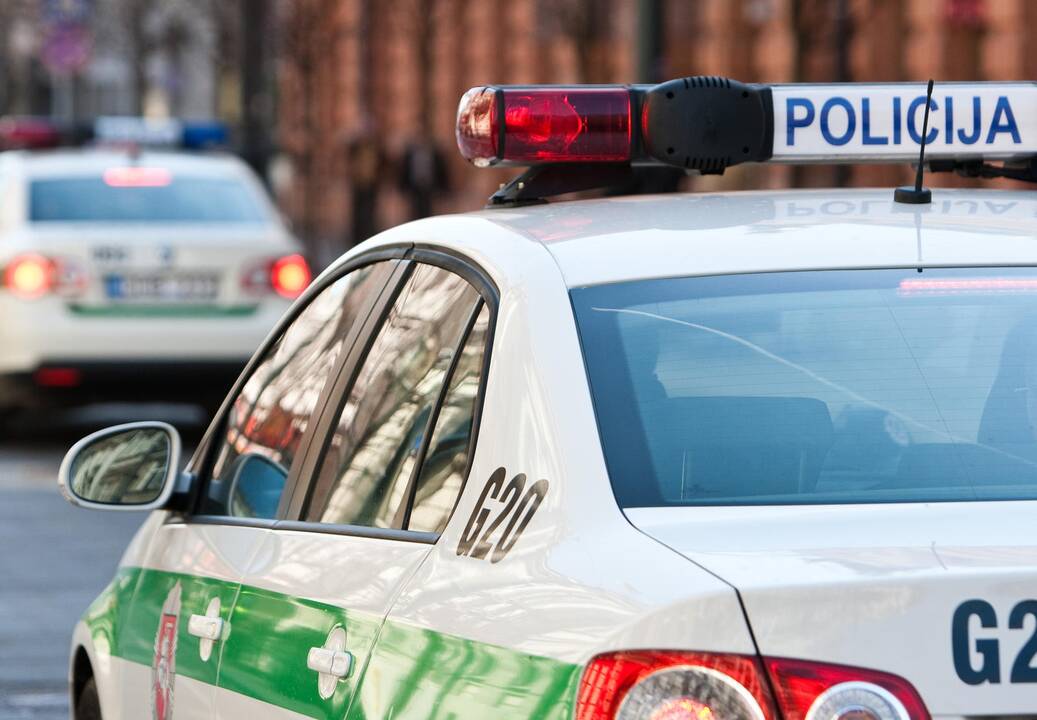 Girtas tėvas smaugė sūnų