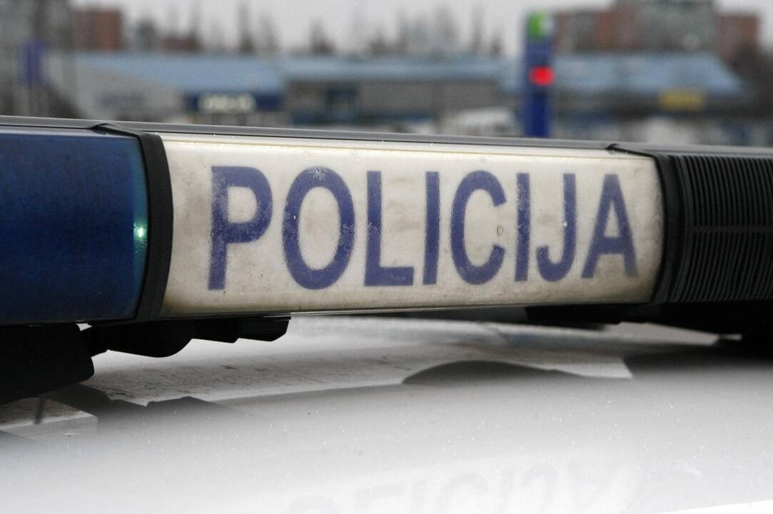 Lazdijų rajone į namo sieną trenkėsi automobilis