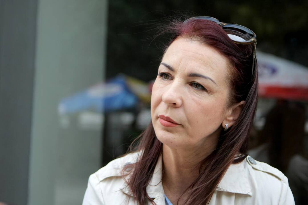 Nauda: kaunietės I.Becharos istorija užjudino švietimo sistemos opą.