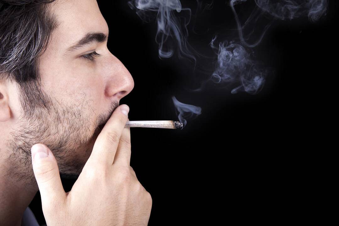 Draugas rūko "žolę", kaip jam padėti?