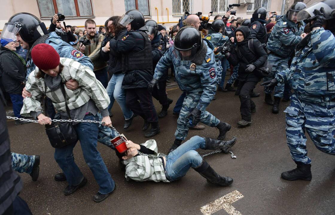 Rusijoje sulaikyta daugiau kaip 400 protestuotojų