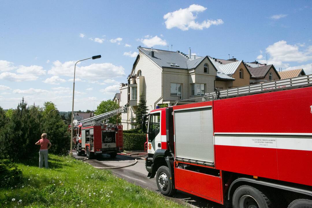 Gaisras Žeimenos gatvėje 