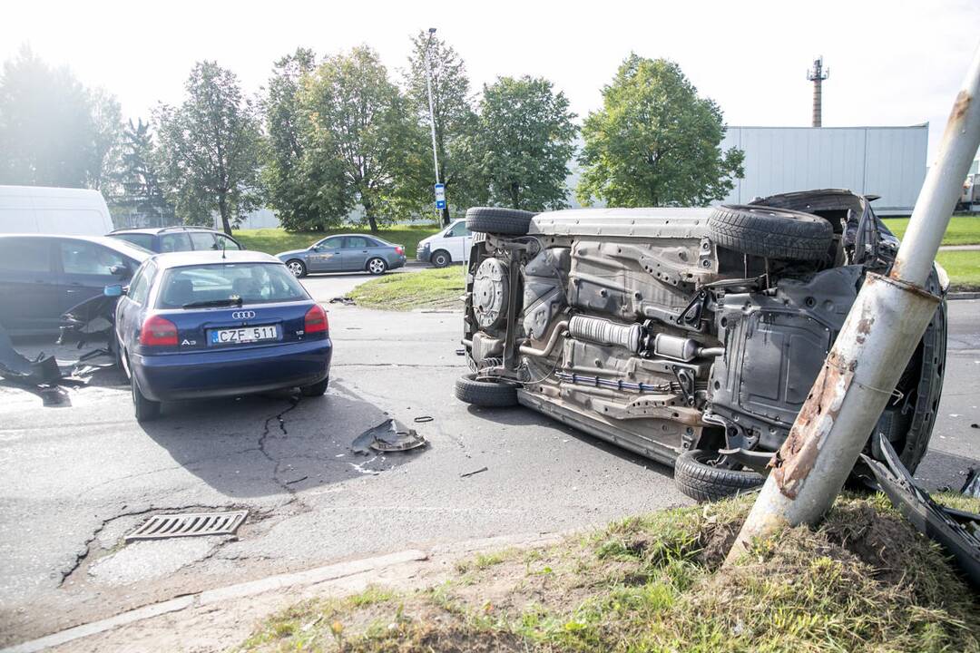 Dviejų automobilių avarija Taikos prospekte