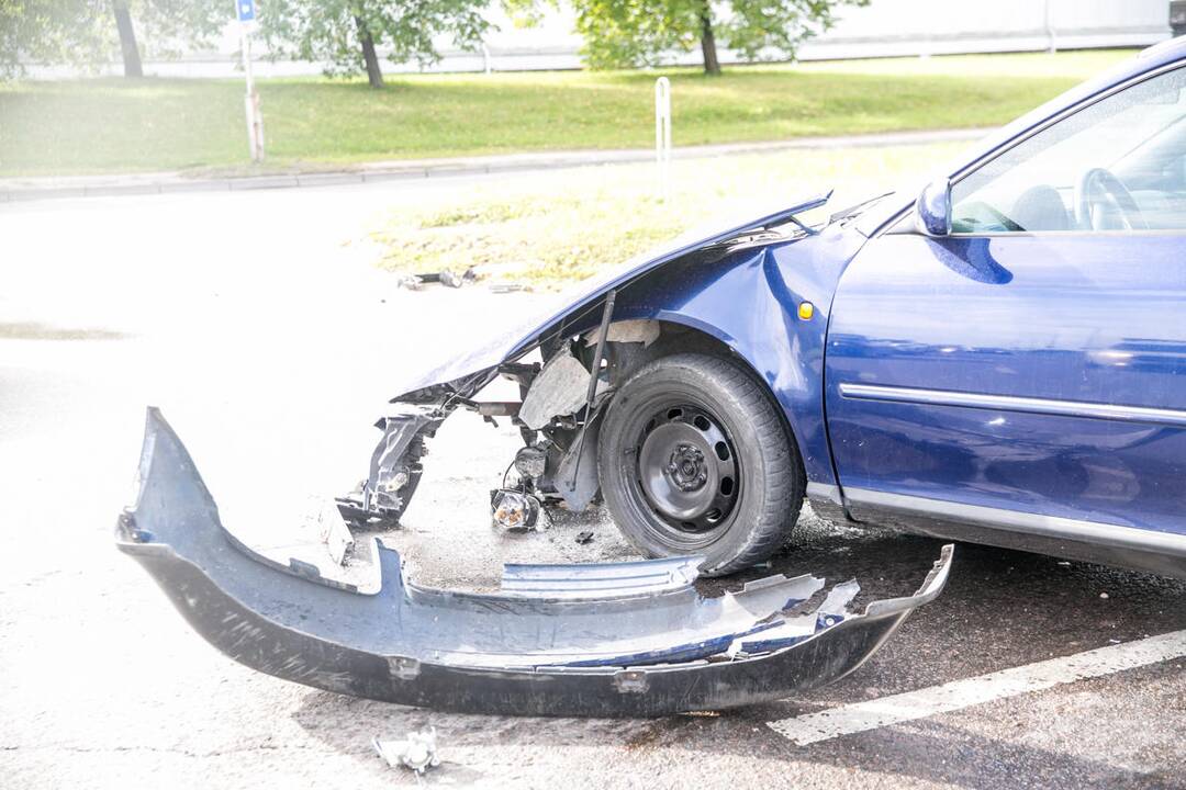 Dviejų automobilių avarija Taikos prospekte