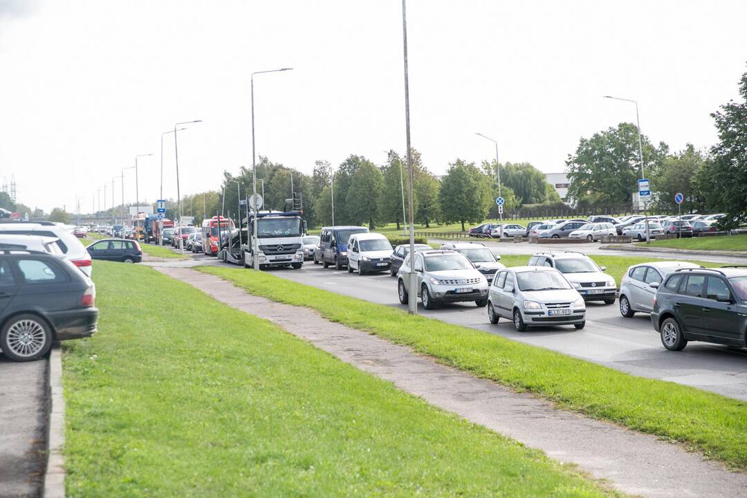 Dviejų automobilių avarija Taikos prospekte
