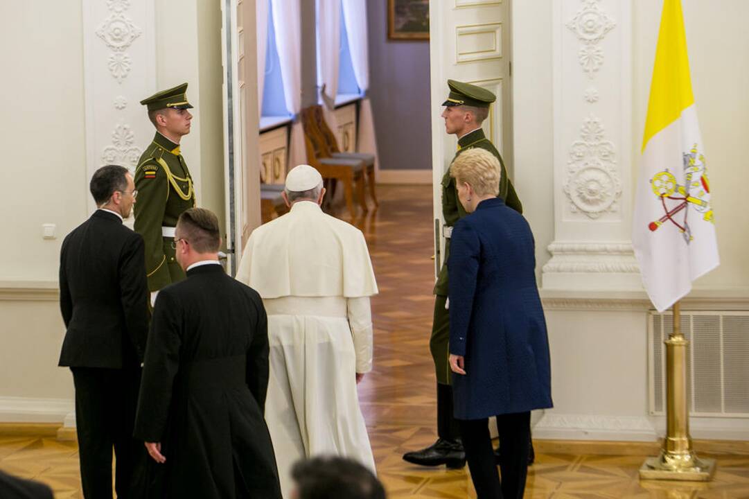 Istorinė diena: į Lietuvą atvyko popiežius Pranciškus