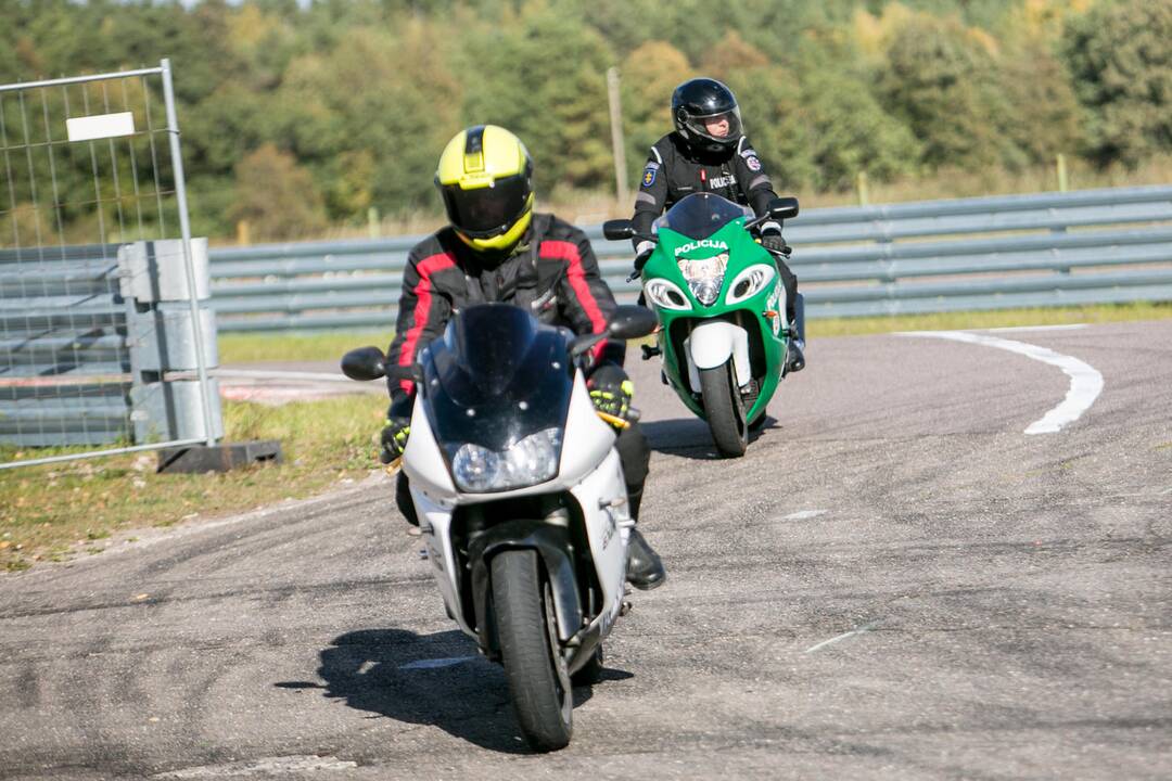 Motociklininkų mokymai Nemuno žiede