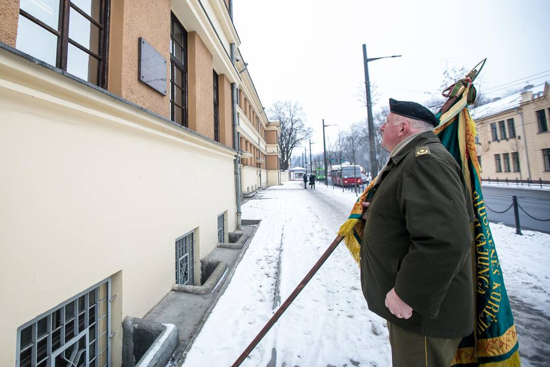 Pagerbti mažai žinomi pirmieji žuvę savanoriai