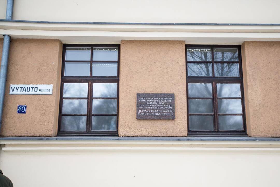 Pagerbti mažai žinomi pirmieji žuvę savanoriai