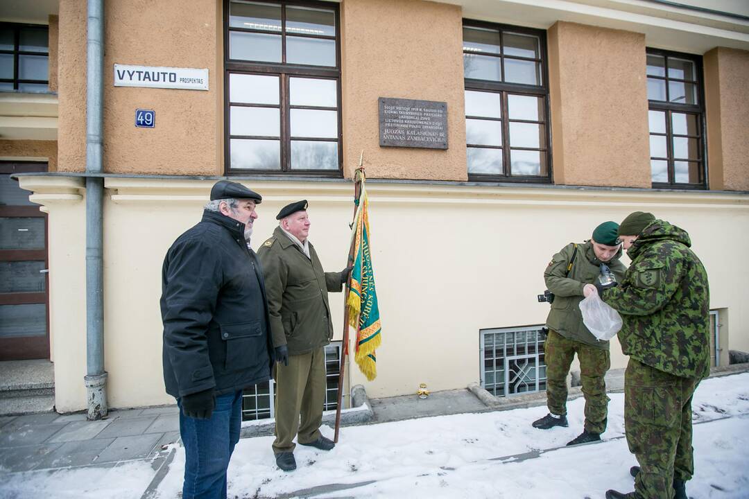 Pagerbti mažai žinomi pirmieji žuvę savanoriai