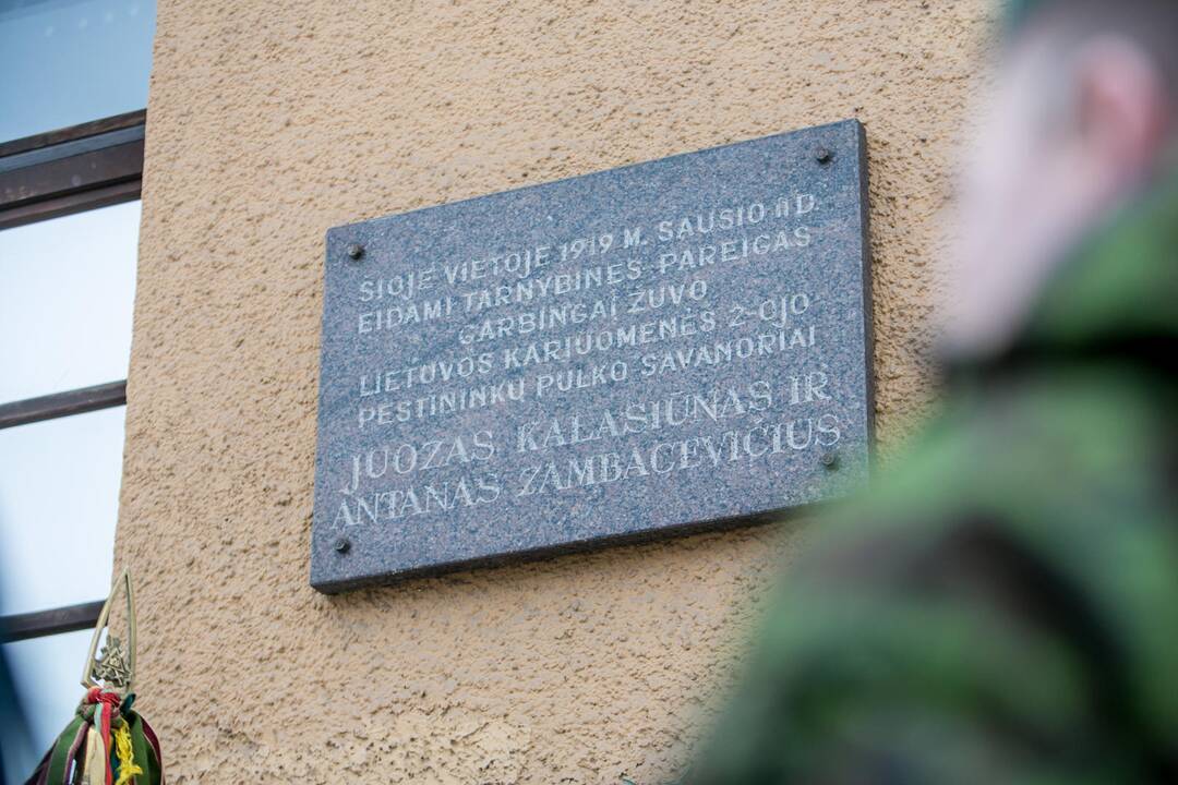 Pagerbti mažai žinomi pirmieji žuvę savanoriai