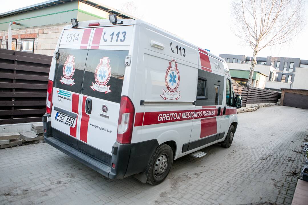 Priešakinėse linijose: su greitąja – pas COVID-19 pacientus