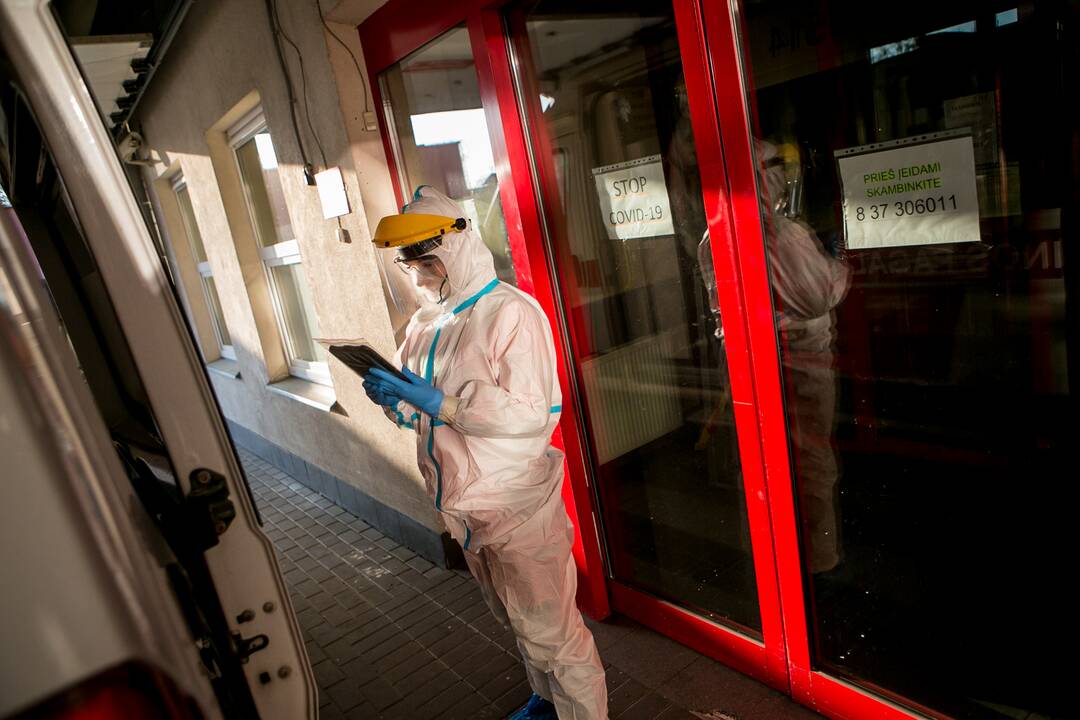 Priešakinėse linijose: su greitąja – pas COVID-19 pacientus