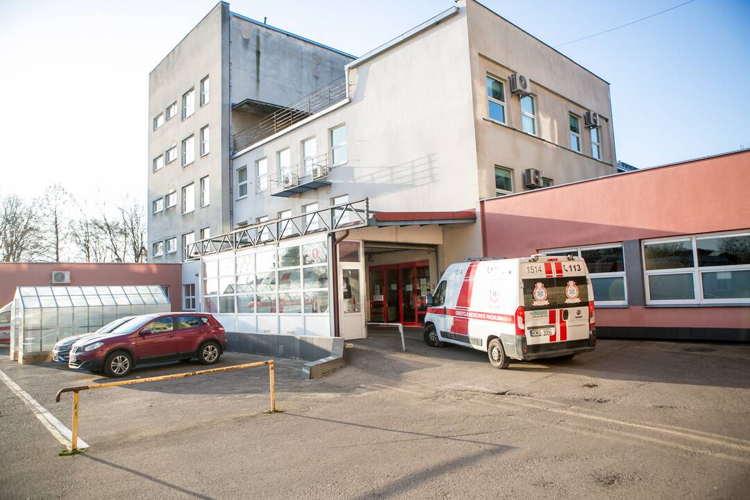 Priešakinėse linijose: su greitąja – pas COVID-19 pacientus