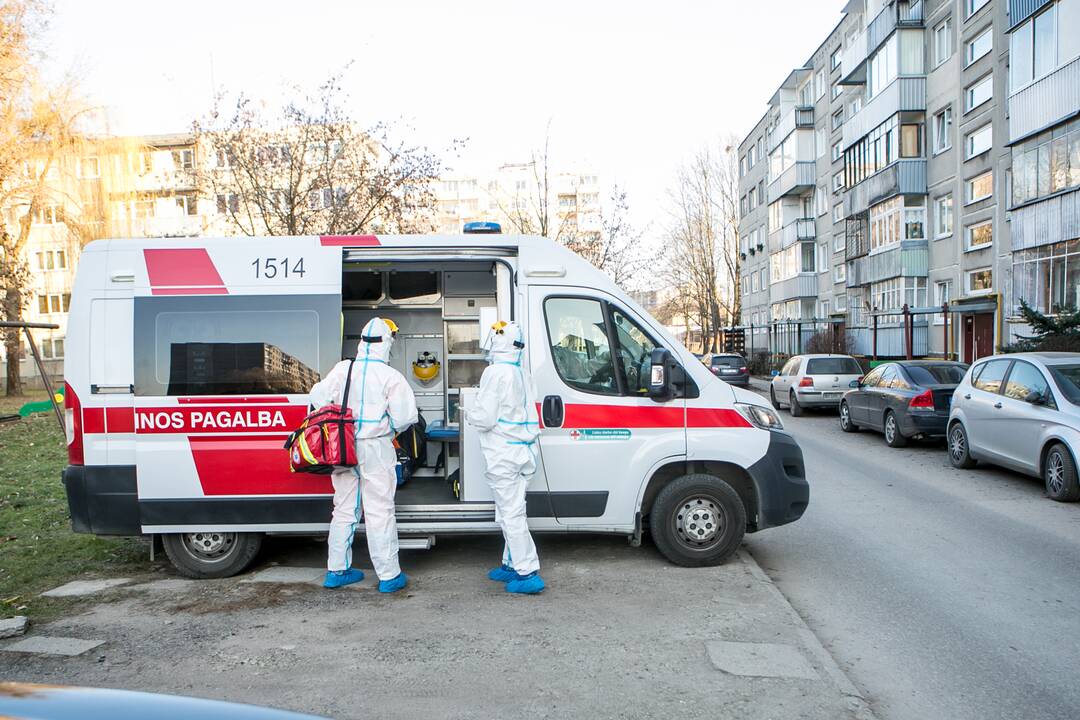 Priešakinėse linijose: su greitąja – pas COVID-19 pacientus