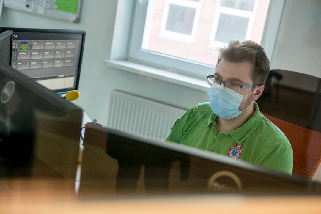 Priešakinėse linijose: su greitąja – pas COVID-19 pacientus