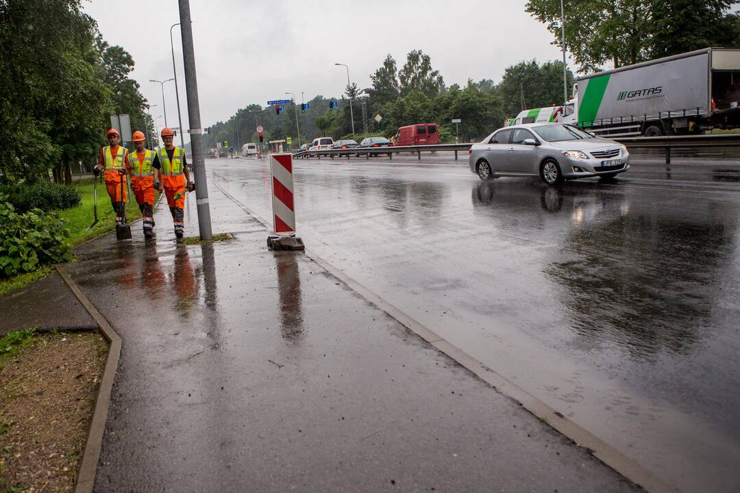 Tvarkomas kelias į Kauno oro uostą