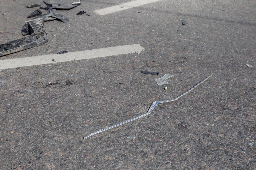 Trijų automobilių avarija Savanorių ir Taikos prospekte