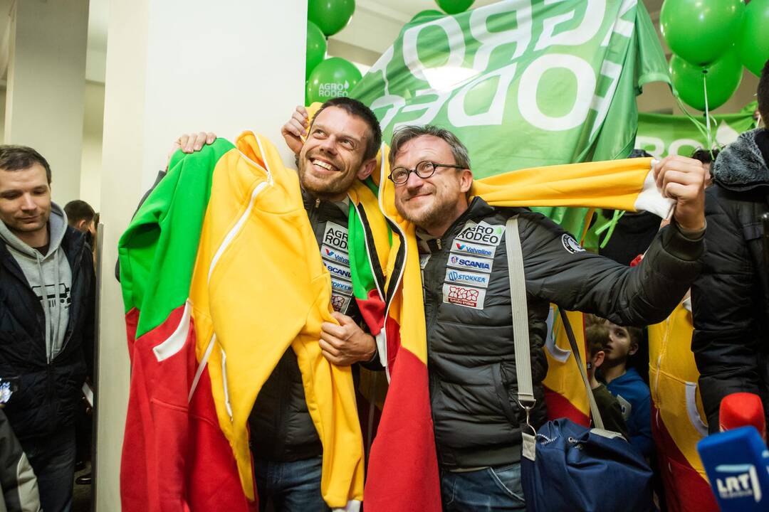 Vilniaus oro uoste pasitikti Dakaro ralio dalyviai