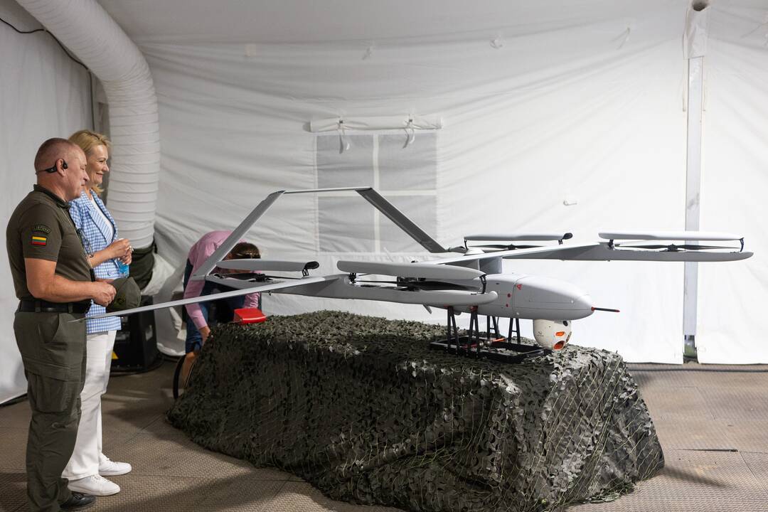 Dronų integracijos Lietuvos kariuomenės struktūrose pristatymas
