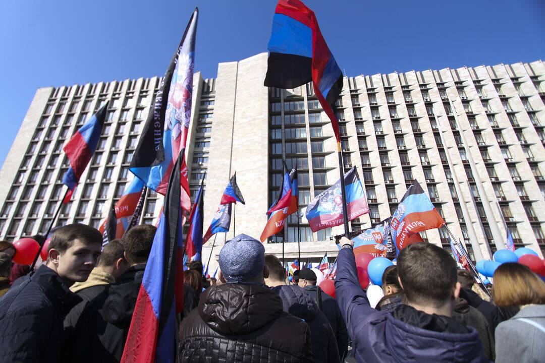 Donbasas: gyvenimas tarp dviejų ugnių