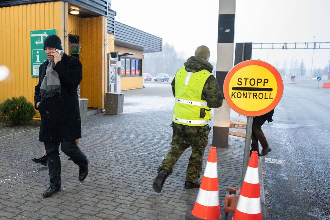 Juri Ratas (kairėje)
