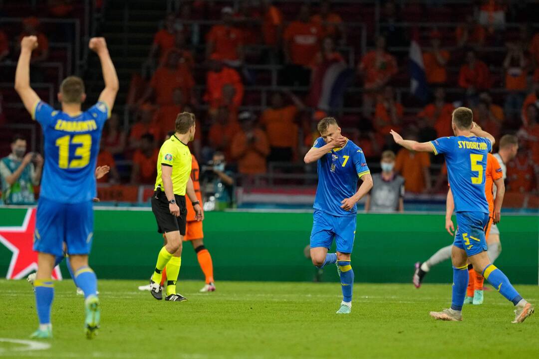 Europos futbolo čempionatas: Nyderlandai–Ukraina 3:2
