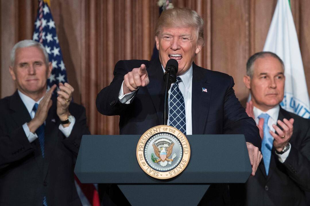 D. Trumpas nusitaikė į B. Obamos kovos su klimato kaita priemones