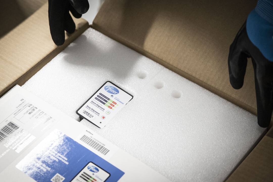 Į Lietuvą atvyko pirmoji COVID-19 vakcinų siunta