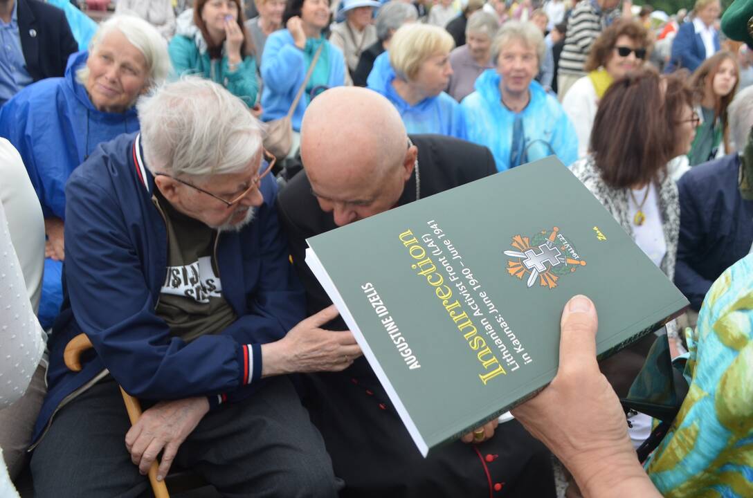 Lietuvos politinių kalinių ir tremtinių sąjungos renginys „Su Lietuva širdy“ Ariogaloje