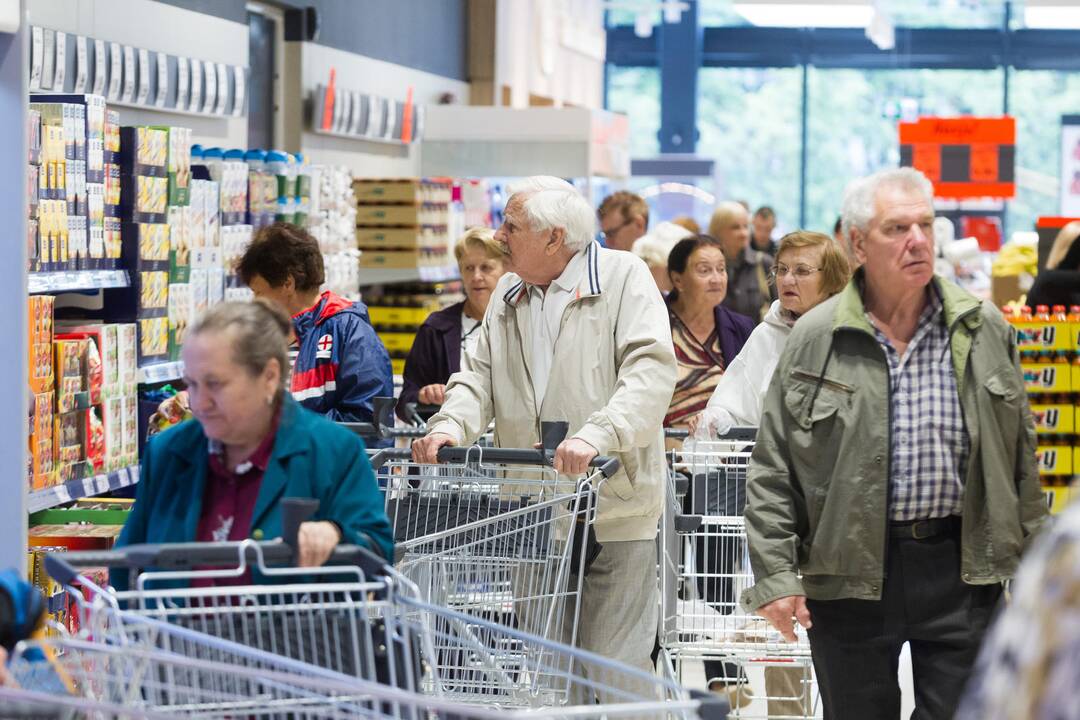 Ketinama įvesti 240-250 eurų dydžio minimalių poreikių krepšelį