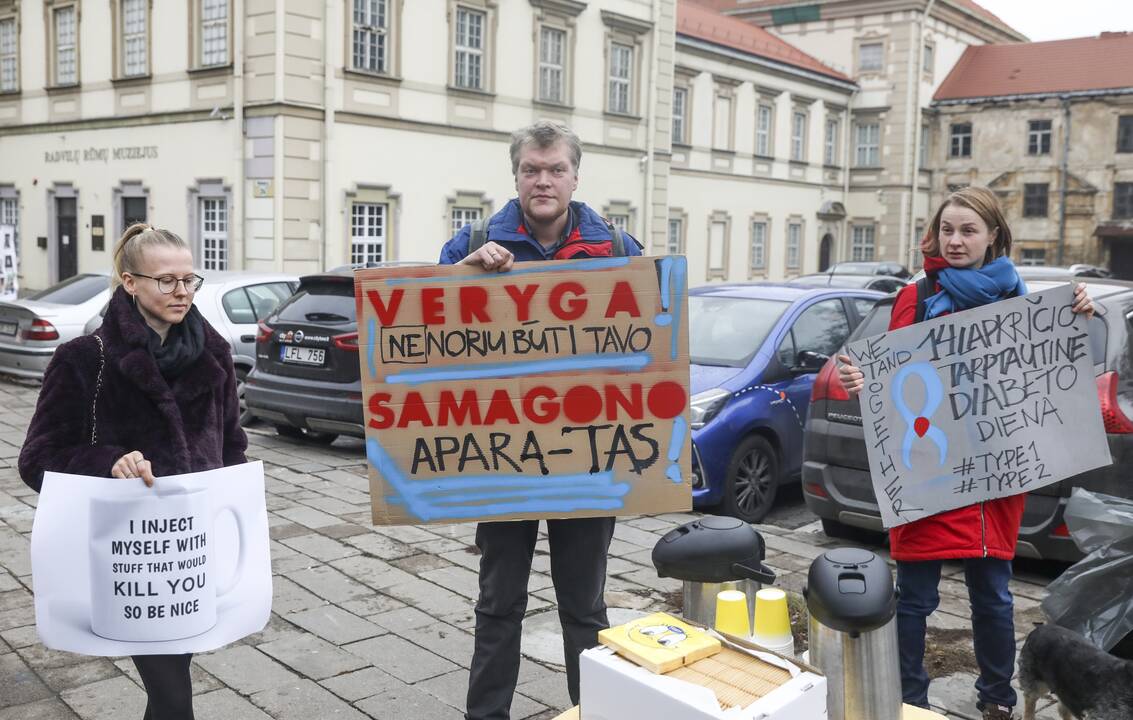 Sergančiųjų cukriniu diabetu piketas prie Sveikatos apsaugos ministerijos