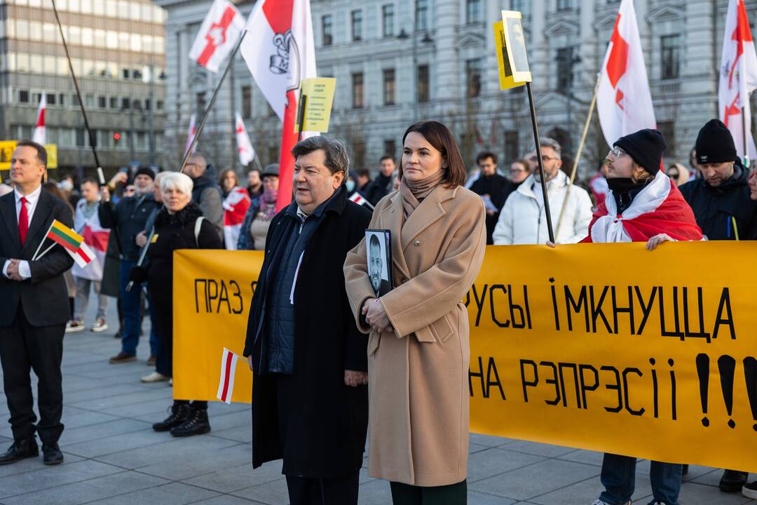 Keli šimtai baltarusių Vilniuje paminėjo Laisvės dieną