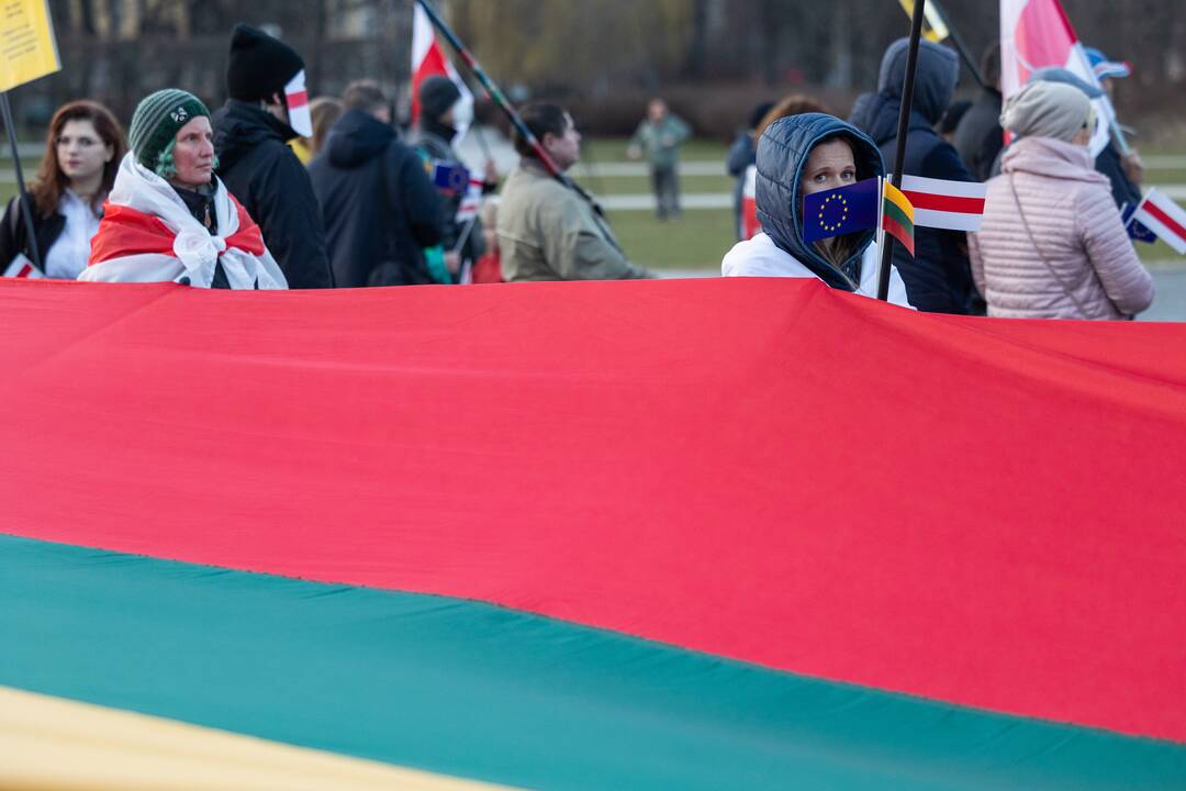 Keli šimtai baltarusių Vilniuje paminėjo Laisvės dieną