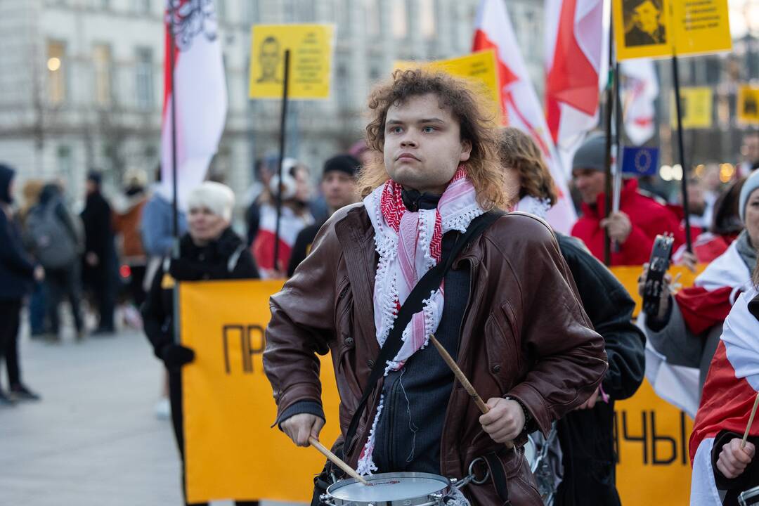 Keli šimtai baltarusių Vilniuje paminėjo Laisvės dieną