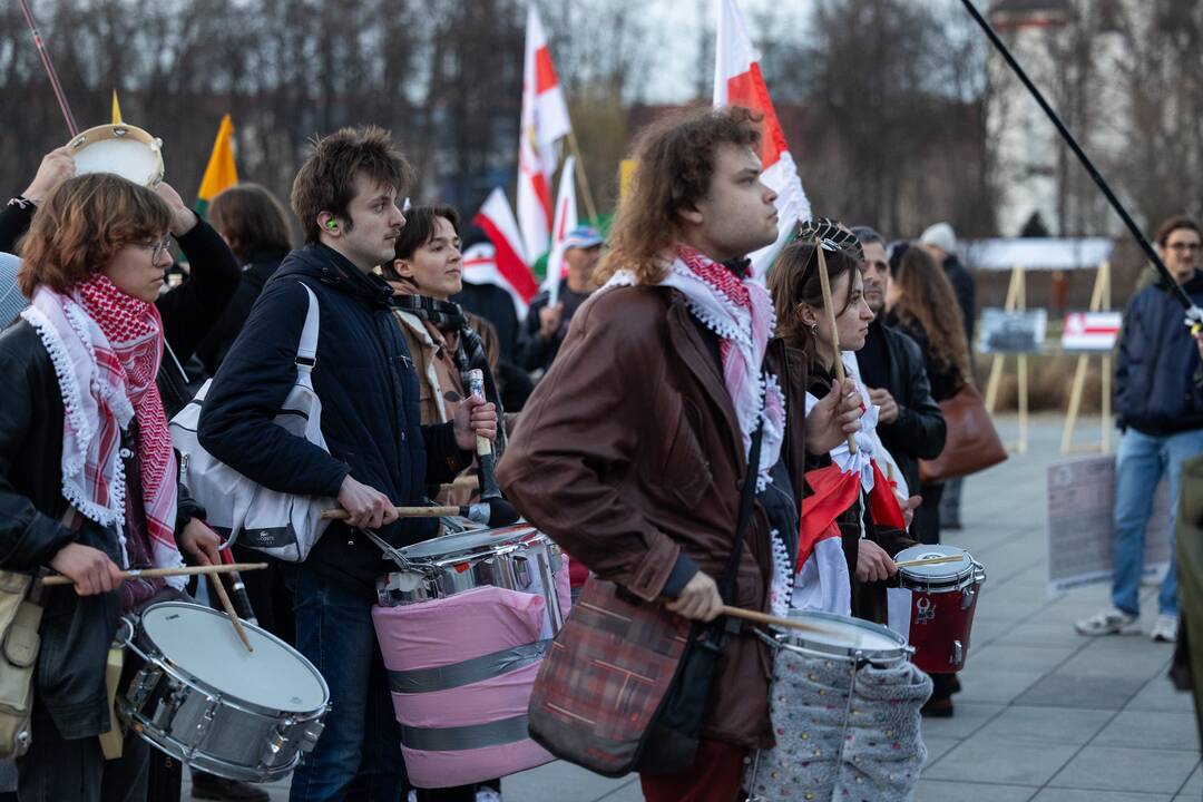 Keli šimtai baltarusių Vilniuje paminėjo Laisvės dieną