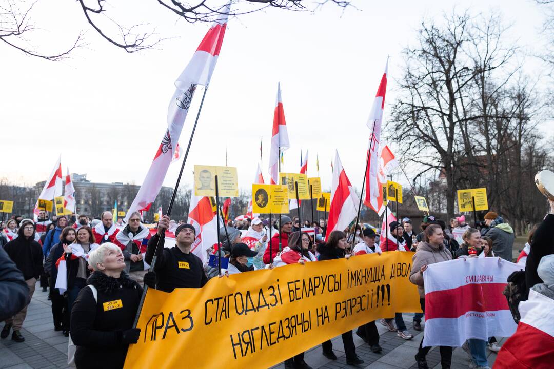 Keli šimtai baltarusių Vilniuje paminėjo Laisvės dieną